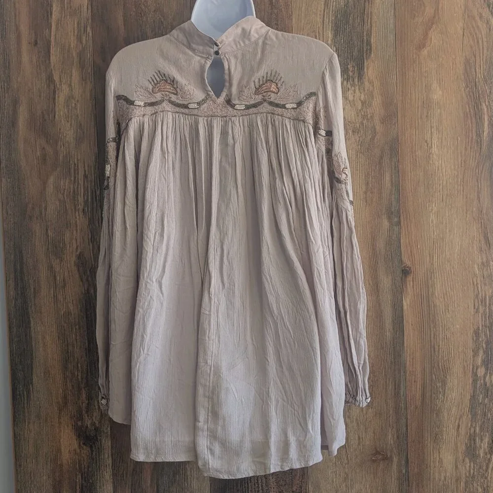 Free People Beige Beaded Tunic Deep V Cutout Mockneck BoHo Blouse Small - Picture 6 of 8